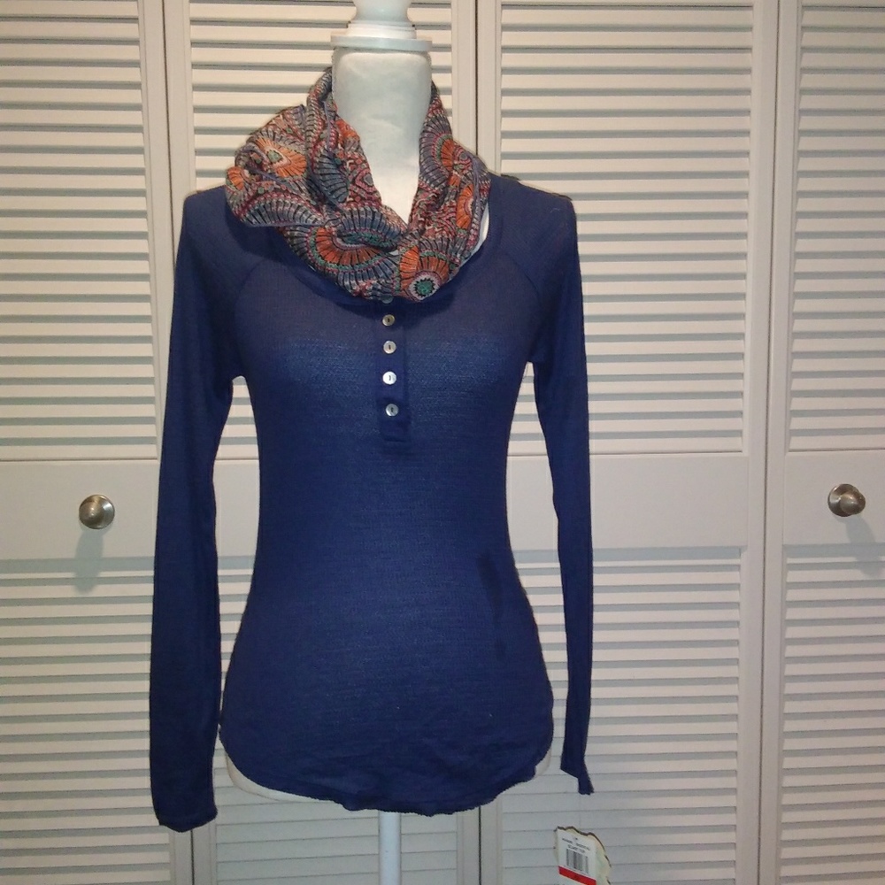 Long sleeve top with scarf (NEW)